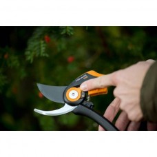 FISKARS Foarfeca de gradina bypass Plus SmartFit P..